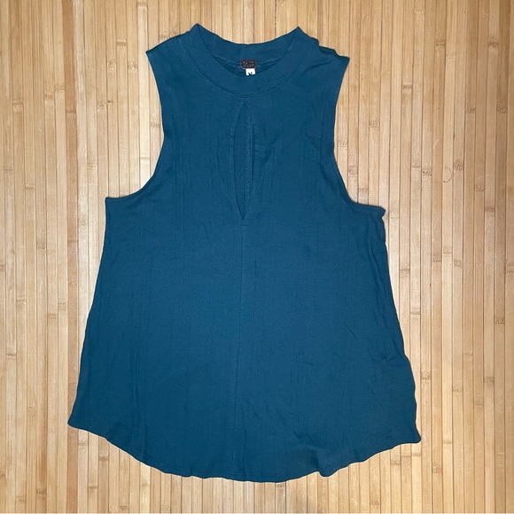 We the Free Key Hole Tank Top by Free People - Picture 2 of 5